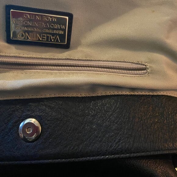 Valentino "Original" Verra Signature V-Logo Tote Retailed @$1,095 - Picture 13 of 13